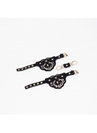 Черные кожаные наручники с клепками, кольцами и золотистой фурнитурой - Crazy Handmade - купить с доставкой в Уссурийске