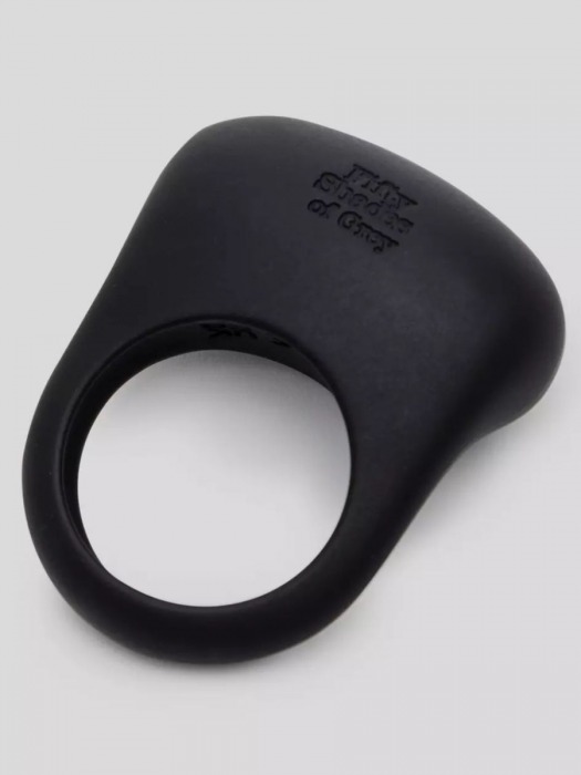 Черное эрекционное виброкольцо Sensation Rechargeable Vibrating Love Ring - Fifty Shades of Grey - в Уссурийске купить с доставкой