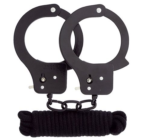 Чёрные наручники из листового металла в комплекте с веревкой BONDX METAL CUFFS LOVE ROPE SET - Dream Toys - купить с доставкой в Уссурийске